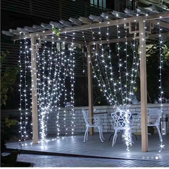 New! Color Changing Curtain Fairy Lights With Remote! - Picture 1 of 10